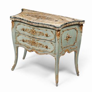 Com� laccato e dorato. Ebanisteria tedesca del XVIII secolo  - Asta Dimore Italiane - Associazione Nazionale - Case d'Asta italiane