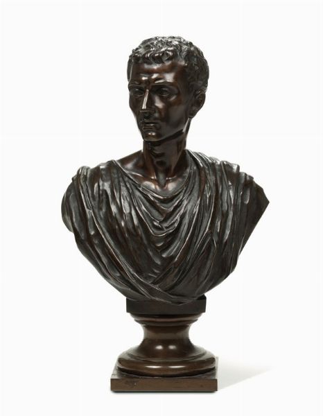 Busto di Cesare in bronzo fuso e patinato, firmato Mathurin Moreau (Francia 1822 - 1912)  - Asta Antiquariato - Associazione Nazionale - Case d'Asta italiane