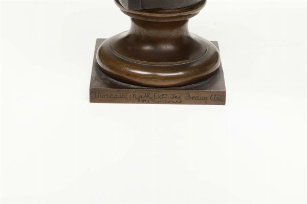 Busto di Cesare in bronzo fuso e patinato, firmato Mathurin Moreau (Francia 1822 - 1912)  - Asta Antiquariato - Associazione Nazionale - Case d'Asta italiane