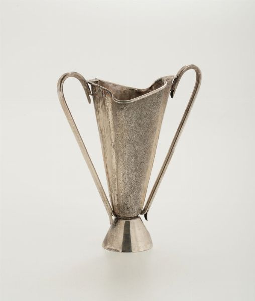 Vasetto biansato in argento, manifattura del XX secolo  - Asta Antiquariato - Associazione Nazionale - Case d'Asta italiane