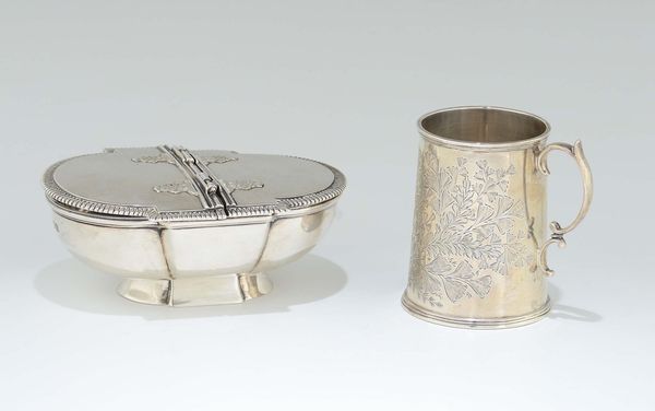 Lotto di due oggetti in argento, inizio XX secolo  - Asta Antiquariato - Associazione Nazionale - Case d'Asta italiane