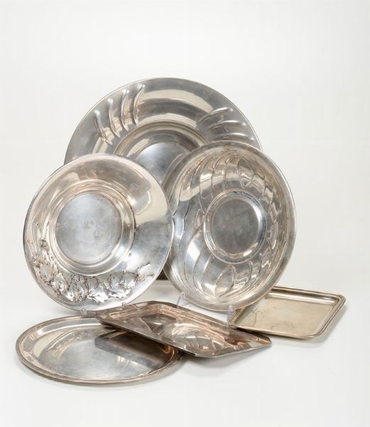 Lotto di piatti e vassoietti in argento, XX secolo  - Asta Antiquariato - Associazione Nazionale - Case d'Asta italiane