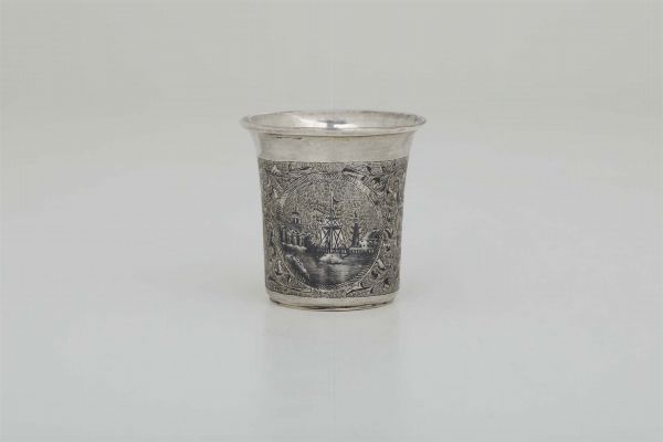 Bicchiere in argento sbalzato, cesellato, dorato e niello. Mosca 1848  - Asta Antiquariato - Associazione Nazionale - Case d'Asta italiane