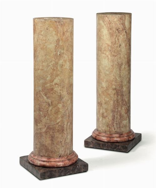 Coppia di colonne in legno dipinte in policromia a finto marmo, XIX-XX secolo  - Asta Antiquariato - Associazione Nazionale - Case d'Asta italiane