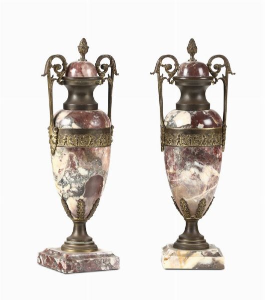 Coppia vasi in marmo e bronzo dorato, XIX secolo  - Asta Antiquariato - Associazione Nazionale - Case d'Asta italiane