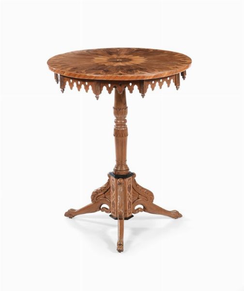 Tavolino in legno intagliato ed intarsiato, XIX secolo  - Asta Antiquariato - Associazione Nazionale - Case d'Asta italiane