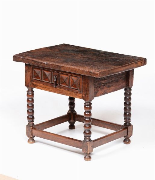 Tavolino a rocchetto in legno, Spagna XIX secolo  - Asta Antiquariato - Associazione Nazionale - Case d'Asta italiane