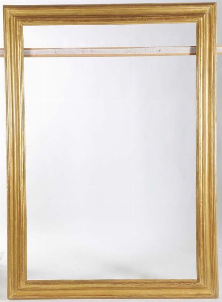 Grande cornice a sagoma romana in legno dorato, XVIII secolo  - Asta Antiquariato - Associazione Nazionale - Case d'Asta italiane