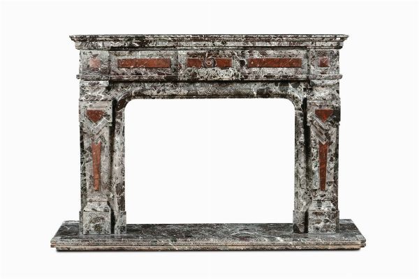 Camino in marmo grigio screziato e marmo rosso, XIX secolo  - Asta Antiquariato - Associazione Nazionale - Case d'Asta italiane