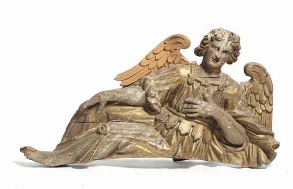 Coppia di angeli in legno scolpito e dorato, scultore barocco italiano operante nel XVII secolo  - Asta Antiquariato - Associazione Nazionale - Case d'Asta italiane