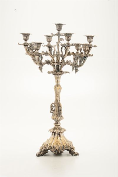 Candelabro in metallo a nove luci, XIX-XX secolo  - Asta Antiquariato - Associazione Nazionale - Case d'Asta italiane