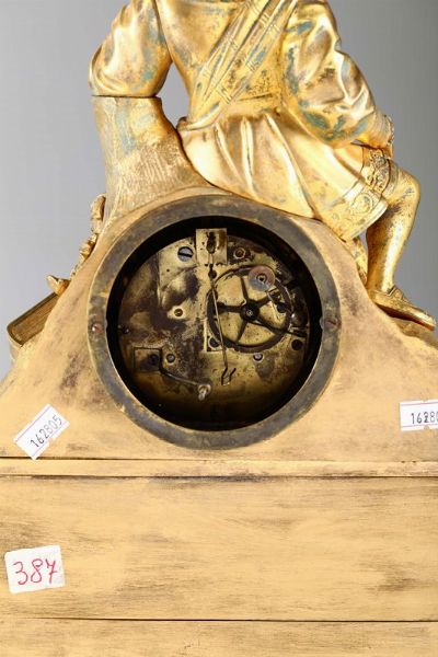 Due pendole da tavolo in bronzo dorato Napoleone III, XIX secolo  - Asta Antiquariato - Associazione Nazionale - Case d'Asta italiane
