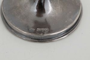 Coppia di vasi in argento in stile Art nuveau, Chester 1911  - Asta Antiquariato - Associazione Nazionale - Case d'Asta italiane