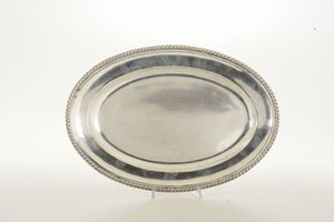 Vassoio ovale in argento  - Asta Antiquariato - Associazione Nazionale - Case d'Asta italiane