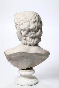 Busto femminile in marmo bianco, scultore del XVIII-XIX secolo  - Asta Antiquariato - Associazione Nazionale - Case d'Asta italiane