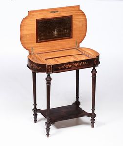 Toelette in legno lastronato ed intarsiato, Inghilterra XIX-XX secolo  - Asta Antiquariato - Associazione Nazionale - Case d'Asta italiane