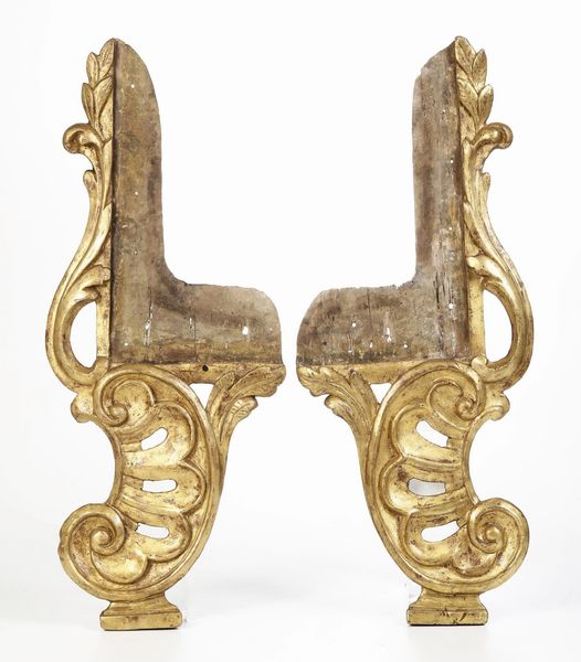 Due antichi fregi in legno dorato per specchiera. XVIII secolo  - Asta Antiquariato - Associazione Nazionale - Case d'Asta italiane