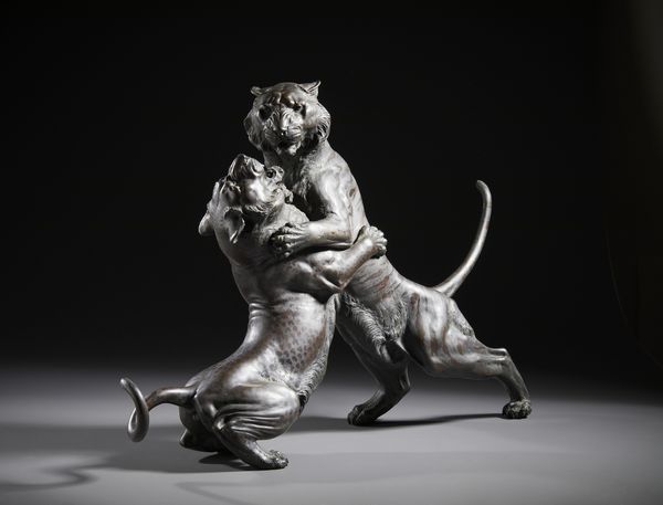 ARTE GIAPPONESE : Grande Okimono in bronzo raffigurante due fiere che lottano tra di loro. Giappone periodo  Meiji , fine XIX sec.  - Asta Asta 470 | ARTE ORIENTALE Online - Associazione Nazionale - Case d'Asta italiane