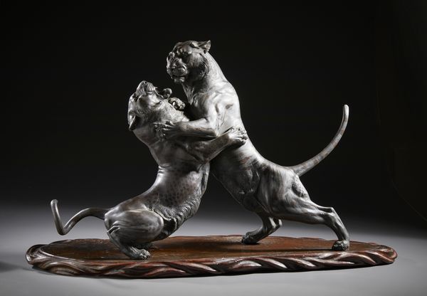 ARTE GIAPPONESE : Grande Okimono in bronzo raffigurante due fiere che lottano tra di loro. Giappone periodo  Meiji , fine XIX sec.  - Asta Asta 470 | ARTE ORIENTALE Online - Associazione Nazionale - Case d'Asta italiane