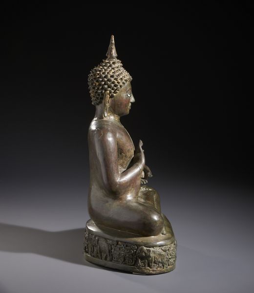 Arte Sud-Est Asiatico : Figura di Buddha in posizione seduta, le mani nel gesto di conciliazione �vitarkamudra�, gli occhi in madreperla.Tailandia XIX sec.  - Asta Asta 470 | ARTE ORIENTALE Online - Associazione Nazionale - Case d'Asta italiane