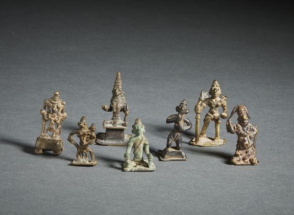 Arte Indiana : Gruppo di 7 bronzi tribali raffiguranti divint� e guerrieri India, XIX secolo  - Asta Asta 470 | ARTE ORIENTALE Online - Associazione Nazionale - Case d'Asta italiane