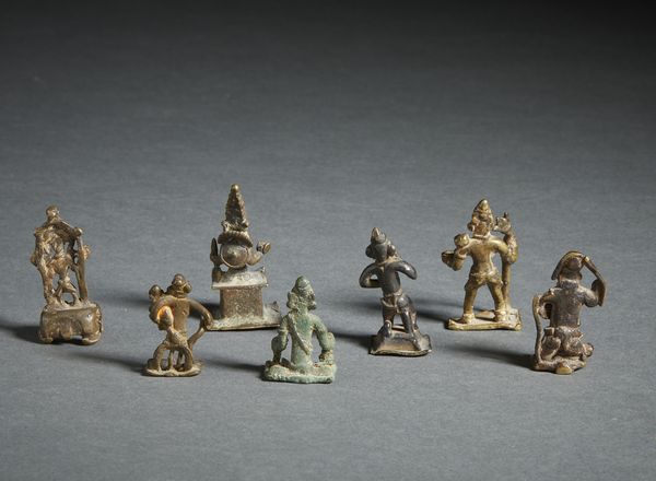 Arte Indiana : Gruppo di 7 bronzi tribali raffiguranti divint� e guerrieri India, XIX secolo  - Asta Asta 470 | ARTE ORIENTALE Online - Associazione Nazionale - Case d'Asta italiane