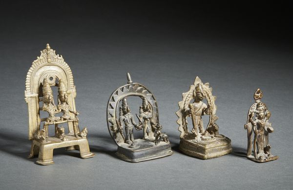 Arte Indiana : Gruppo di 4 altari in bronzo raffigurati divinit�India  popolare, XIX secolo  - Asta Asta 470 | ARTE ORIENTALE Online - Associazione Nazionale - Case d'Asta italiane
