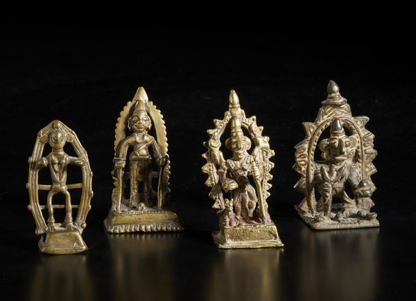 Arte Indiana : Gruppo di 4 altari in bronzo raffiguranti divinit� tribali India popolare, XIX secolo  - Asta Asta 470 | ARTE ORIENTALE Online - Associazione Nazionale - Case d'Asta italiane