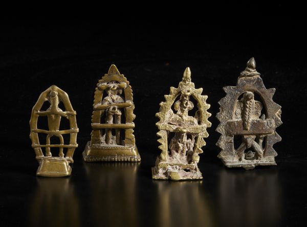 Arte Indiana : Gruppo di 4 altari in bronzo raffiguranti divinit� tribali India popolare, XIX secolo  - Asta Asta 470 | ARTE ORIENTALE Online - Associazione Nazionale - Case d'Asta italiane