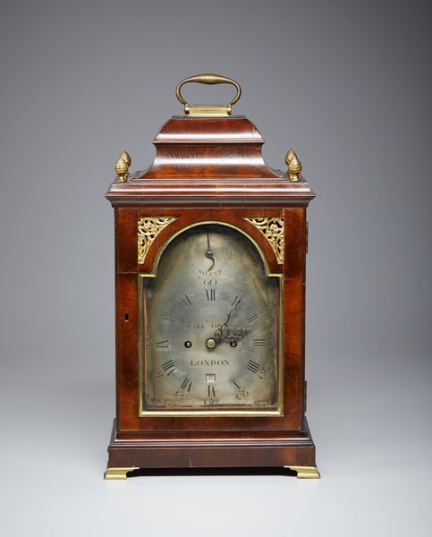 MANIFATTURA INGLESE DEL XVIII SECOLO : Orologio da tavolo con cassa in mogano e applicazioni in bronzo dorato, quadrante firmato 'William Owen London'  - Asta Asta 469 | ARTE ANTICA E DEL XIX SECOLO Online - Associazione Nazionale - Case d'Asta italiane