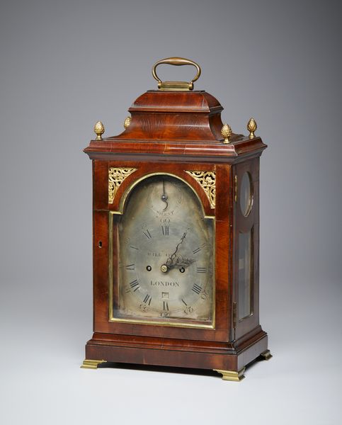 MANIFATTURA INGLESE DEL XVIII SECOLO : Orologio da tavolo con cassa in mogano e applicazioni in bronzo dorato, quadrante firmato 'William Owen London'  - Asta Asta 469 | ARTE ANTICA E DEL XIX SECOLO Online - Associazione Nazionale - Case d'Asta italiane