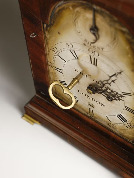 MANIFATTURA INGLESE DEL XVIII SECOLO : Orologio da tavolo con cassa in mogano e applicazioni in bronzo dorato, quadrante firmato 'William Owen London'  - Asta Asta 469 | ARTE ANTICA E DEL XIX SECOLO Online - Associazione Nazionale - Case d'Asta italiane
