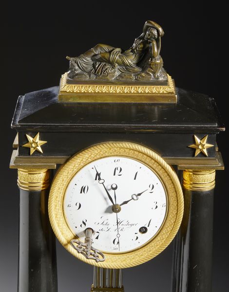 MANIFATTURA FRANCESE DEL XIX SECOLO : Orologio a pendolo in legno ebanizzato e bronzi dorati, quattro colonne a sorreggere il quadrante e la parte superiore, sormontata da figura di Arianna addormentata  - Asta Asta 469 | ARTE ANTICA E DEL XIX SECOLO Online - Associazione Nazionale - Case d'Asta italiane