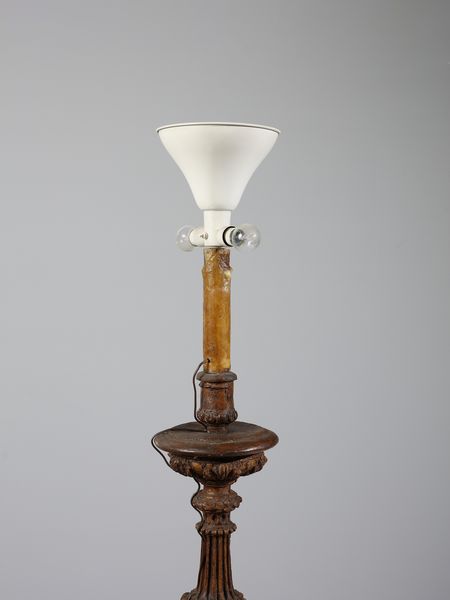 MANIFATTURA DEL XVIII SECOLO : Torciera da terra in legno scolpito a motivi fitomorfi, adattata a lampada  - Asta Asta 469 | ARTE ANTICA E DEL XIX SECOLO Online - Associazione Nazionale - Case d'Asta italiane