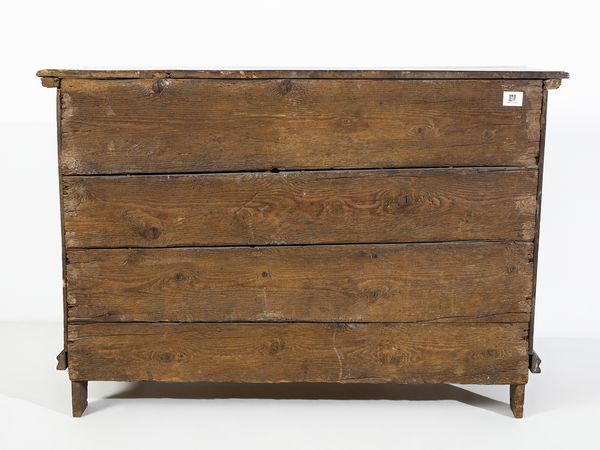MANIFATTURA LOMBARDA DEL XVIII SECOLO : Canterano in legno di noce, fronte a quattro cassetti decorati da riserve mistilinee, lesene scolpite in foggia di cariatidi, fianchi dritti, piedi a mensola imitanti zampe ferine  - Asta Asta 469 | ARTE ANTICA E DEL XIX SECOLO Online - Associazione Nazionale - Case d'Asta italiane