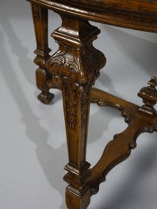 MANIFATTURA DEL XIX SECOLO : Coppia di consolle a mezzaluna con piano lastronato e gambe intagliate in foggia di colonne riunite da traverse  - Asta Asta 469 | ARTE ANTICA E DEL XIX SECOLO Online - Associazione Nazionale - Case d'Asta italiane