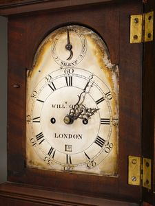 MANIFATTURA INGLESE DEL XVIII SECOLO : Orologio da tavolo con cassa in mogano e applicazioni in bronzo dorato, quadrante firmato 'William Owen London'  - Asta Asta 469 | ARTE ANTICA E DEL XIX SECOLO Online - Associazione Nazionale - Case d'Asta italiane