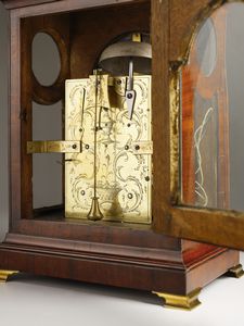 MANIFATTURA INGLESE DEL XVIII SECOLO : Orologio da tavolo con cassa in mogano e applicazioni in bronzo dorato, quadrante firmato 'William Owen London'  - Asta Asta 469 | ARTE ANTICA E DEL XIX SECOLO Online - Associazione Nazionale - Case d'Asta italiane