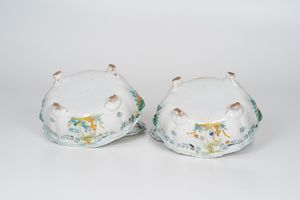 Coppia di zuppiere.<BR>Cerreto, XVIII secolo.  - Asta Ceramiche e vetri - Associazione Nazionale - Case d'Asta italiane
