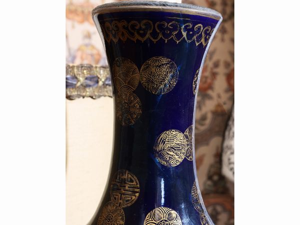 Vaso in porcellana  - Asta D�ballage. Occasioni in asta - Associazione Nazionale - Case d'Asta italiane