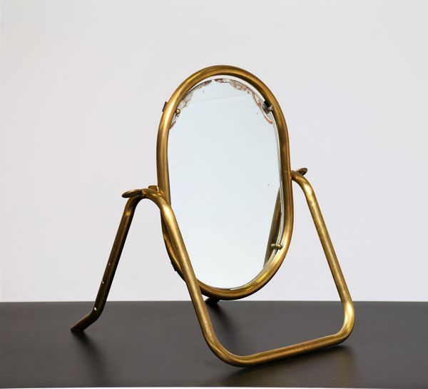 MANIFATTURA ITALIANA : Specchio da tavolo in ottone e vetro, anni 50  - Asta ASTA 247 DESIGN - Associazione Nazionale - Case d'Asta italiane