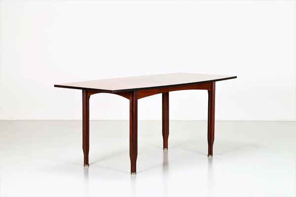 GIGI RADICE : Tavolo in legno di palissandro e ottone per Sorgente dei mobili, anni 60  - Asta ASTA 247 DESIGN - Associazione Nazionale - Case d'Asta italiane