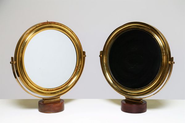 SERGIO MAZZA : Coppia di specchi da tavolo in ottone e legno, per Artemide anni 50  - Asta ASTA 247 DESIGN - Associazione Nazionale - Case d'Asta italiane