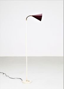 GIUSEPPE OSTUNI - Attrib. Lampada da terra in metallo laccato ottone e base in marmo, anni 50