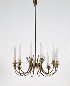 ARREDOLUCE - Lampadario dodici luci in ottone e vetro satinato, anni 50