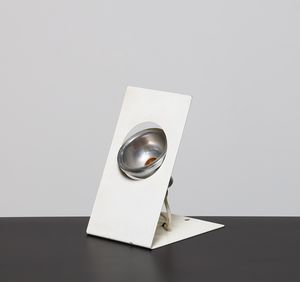 MANIFATTURA ITALIANA - Lampada da tavolo in metallo laccato, anni 60
