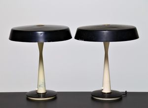 GAETANO SCIOLARI - Coppia di lampade da tavolo in metallo laccato ottone e vetro opalino, anni 50