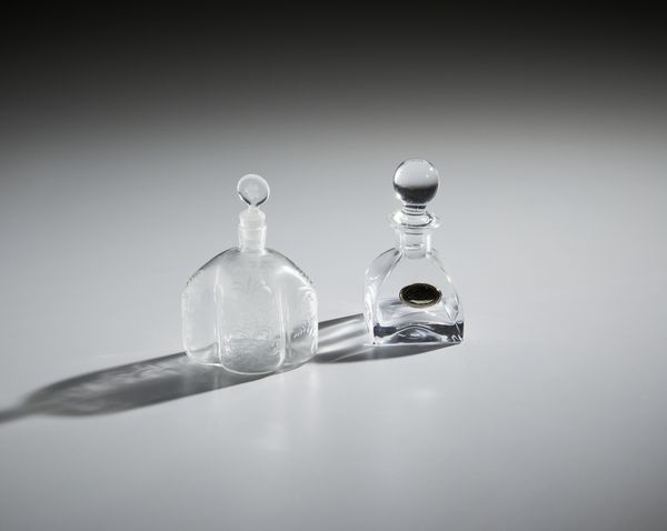 MANIFATTURA DEL XX SECOLO : Due piccole boccette in vetro  - Asta Asta 472 | ARTE ANTICA E DEL XIX SECOLO Virtuale - Associazione Nazionale - Case d'Asta italiane