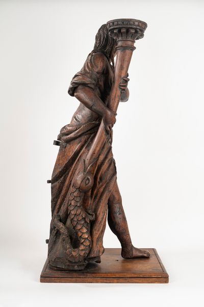 Scuola dell'Italia centrale, secolo XVII : Due sculture in legno intagliato a patina scura, raffiguranti figure reggi torce  - Asta Incanti d'Arte - Associazione Nazionale - Case d'Asta italiane