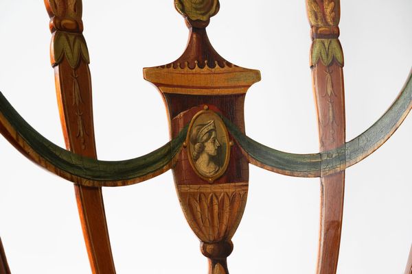 Coppia di sedie in legno intagliato e dipinto, con seduta in paglia di Vienna, Inghilterra fine secolo XVIII  - Asta Incanti d'Arte - Associazione Nazionale - Case d'Asta italiane